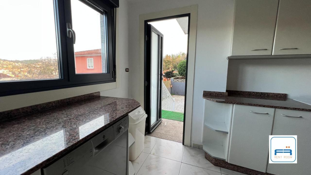 ヴィーゴ Amplia Casa De 9 Hab, Cabral.ヴィラ エクステリア 写真