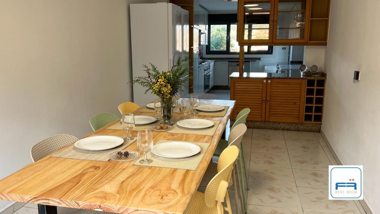 ヴィーゴ Amplia Casa De 9 Hab, Cabral.ヴィラ エクステリア 写真